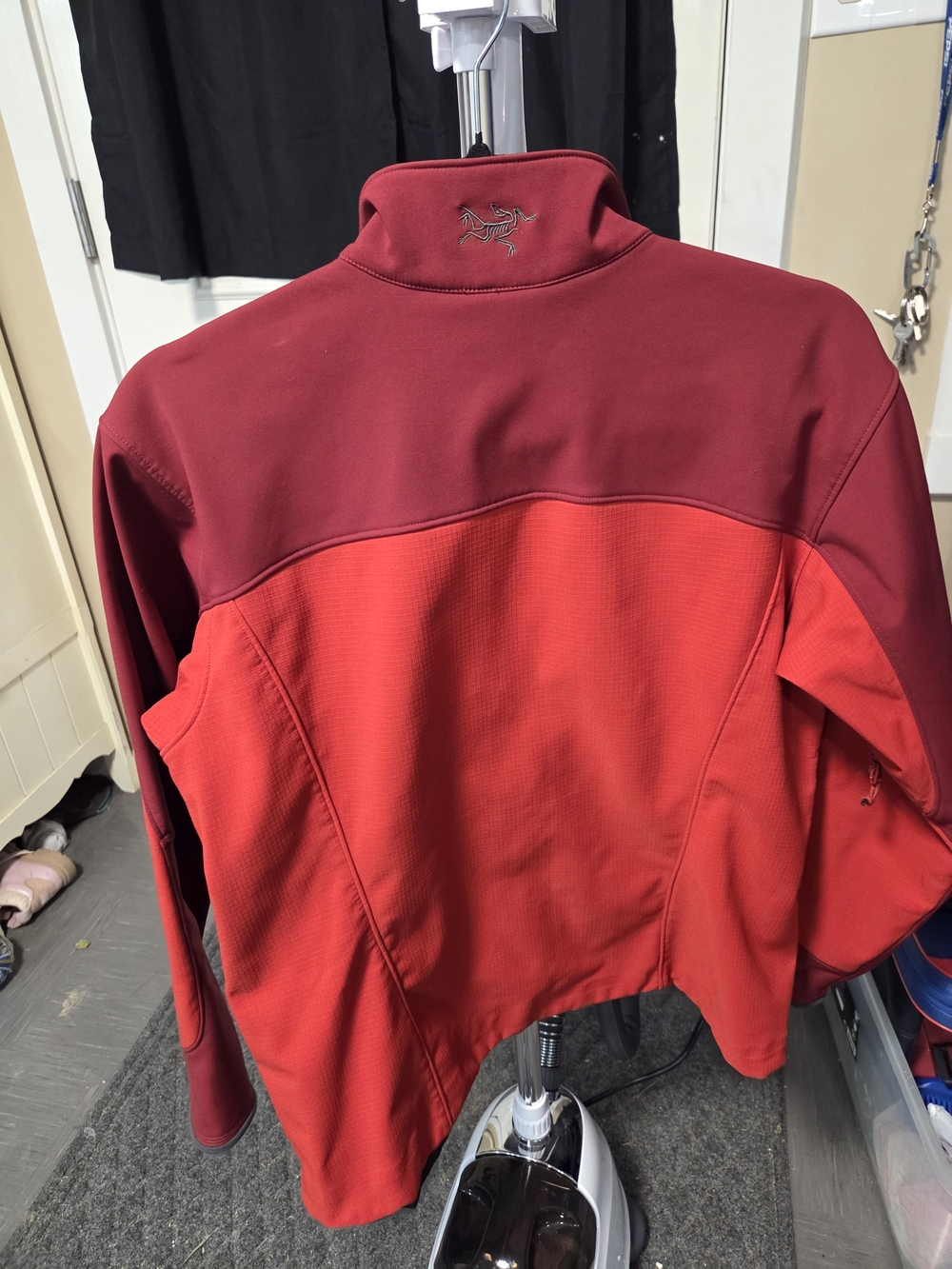 Arc'teryx Two-Tone Red and Burgundy Performance Softshell Jacket - Picture 7 of 10